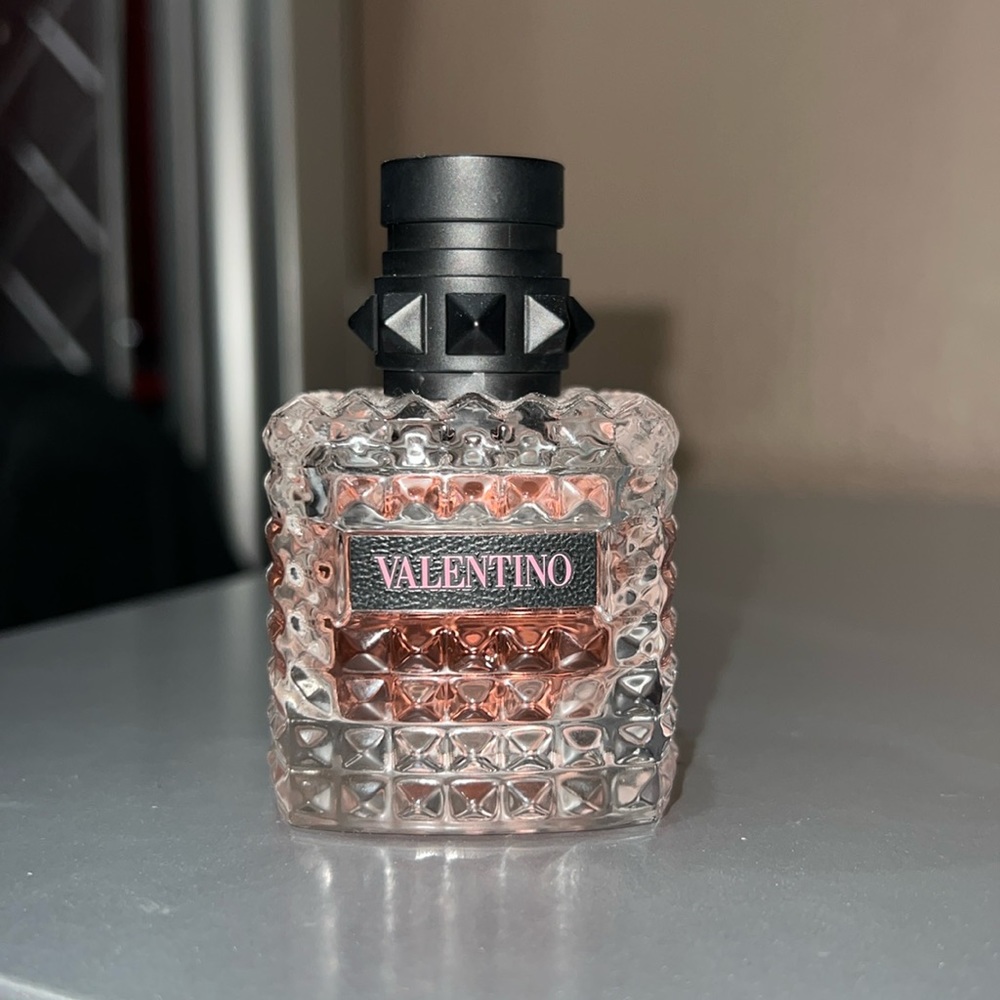 Valentino Donna Born in Roma perfume